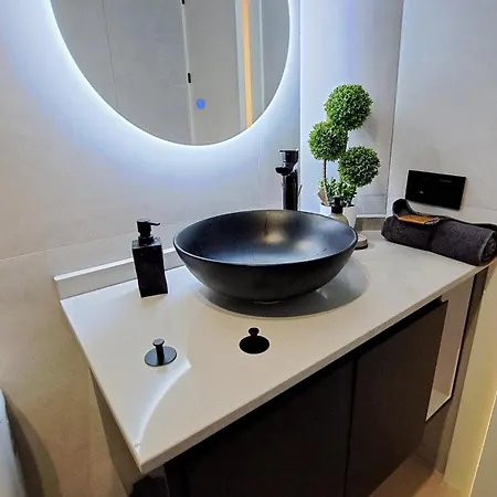 Historic Seaside Elegance Apartament *